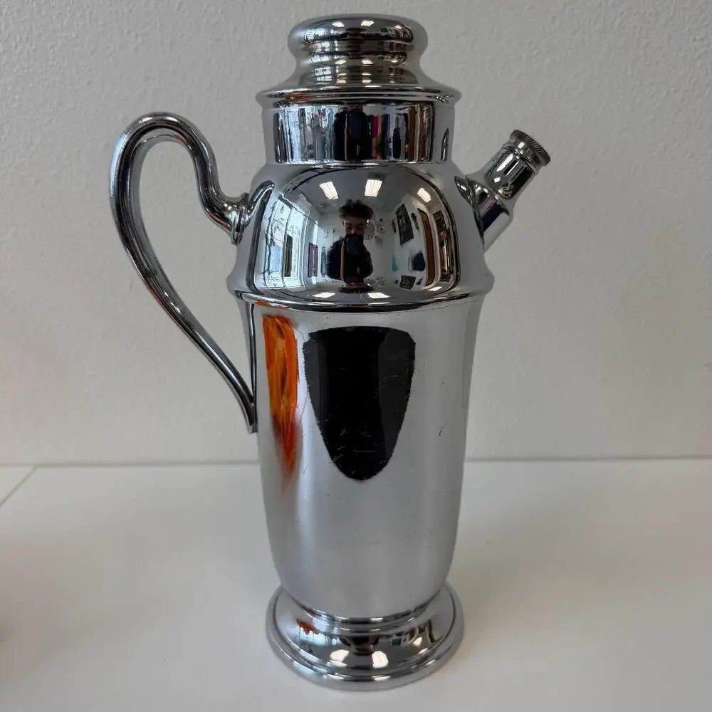 Vintage Sheffield Silver Co. Bar Cocktail Shaker with Spout Silver-Plated 11